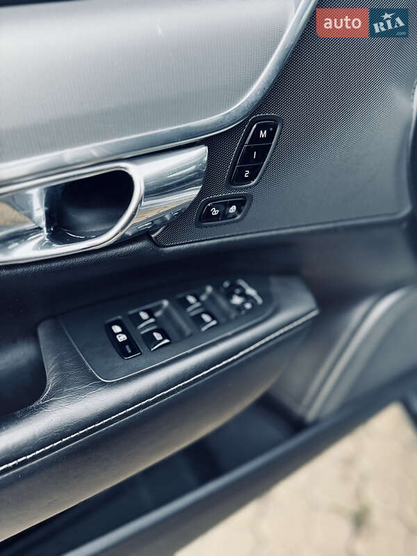 Седан Volvo S90 2016 в Черновцах