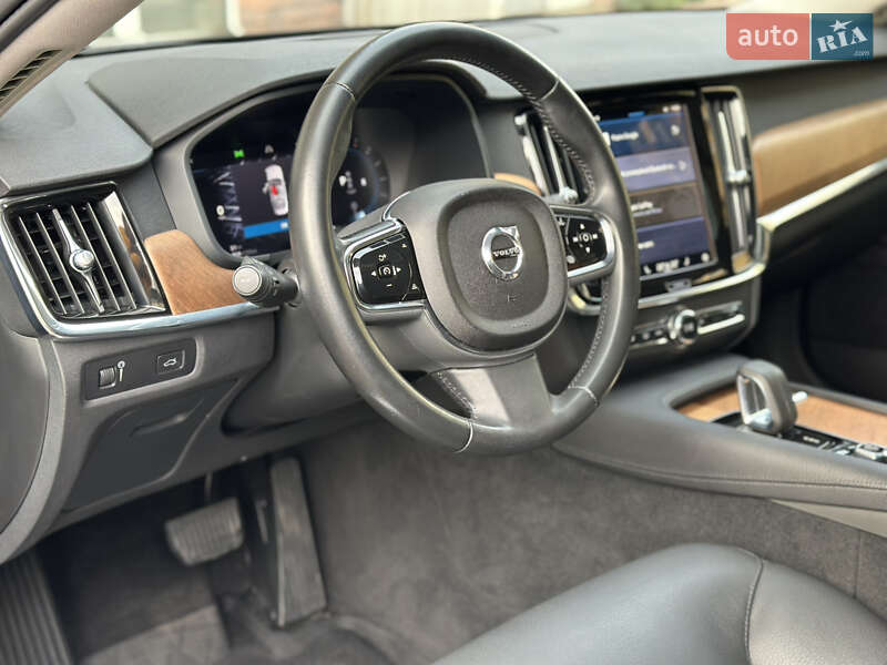 Седан Volvo S90 2021 в Києві