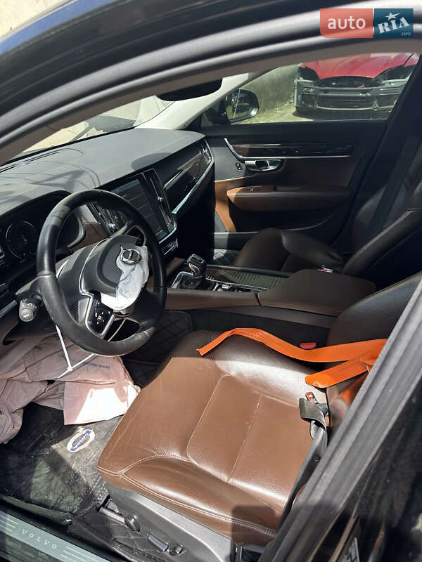 Седан Volvo S90 2018 в Львове