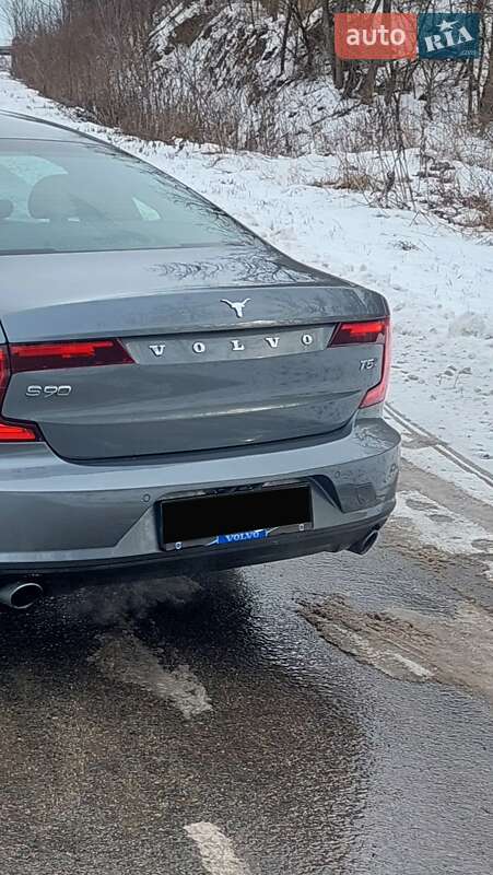 Седан Volvo S90 2017 в Звенигородке