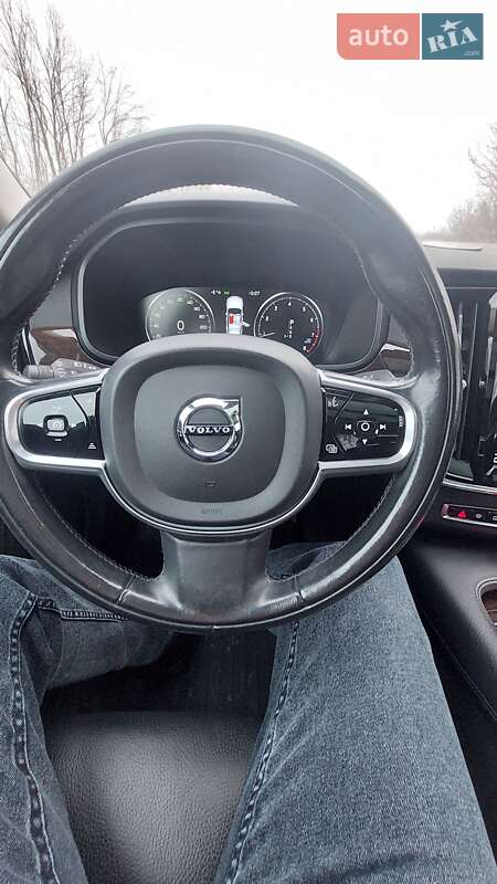 Седан Volvo S90 2017 в Звенигородке