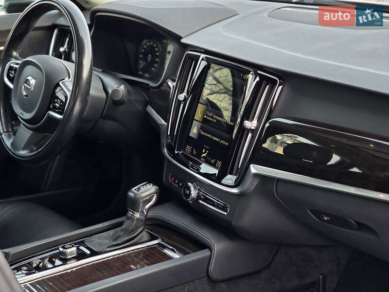 Седан Volvo S90 2017 в Черновцах