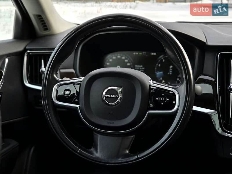 Седан Volvo S90 2017 в Черновцах