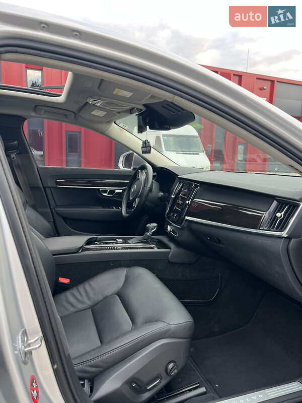 Седан Volvo S90 2018 в Львове