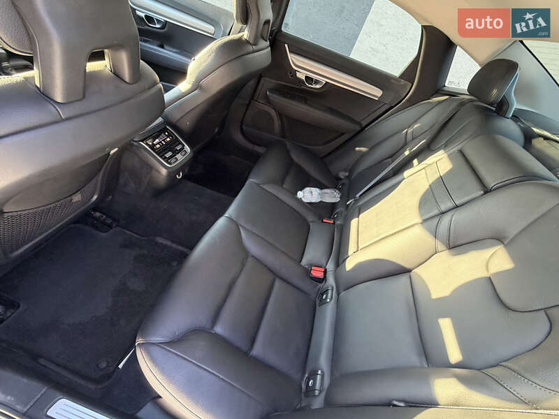 Седан Volvo S90 2016 в Киеве