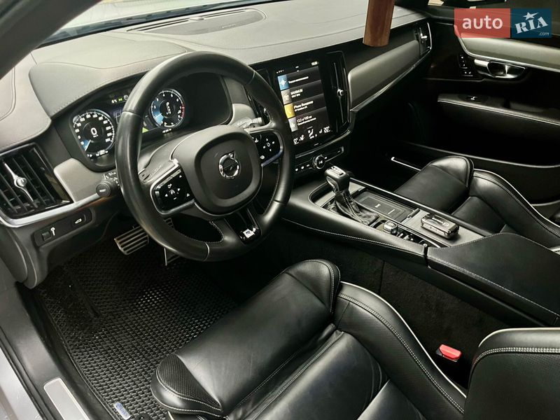 Седан Volvo S90 2020 в Ивано-Франковске