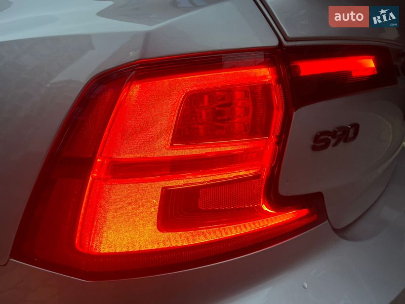 Седан Volvo S90 2020 в Ивано-Франковске