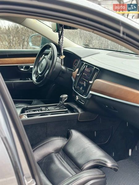 Седан Volvo S90 2017 в Ивано-Франковске