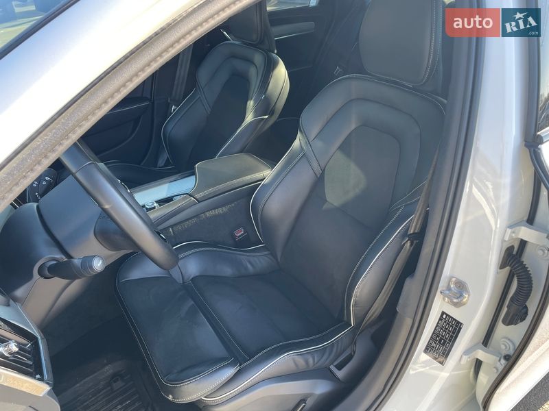 Седан Volvo S90 2021 в Киеве