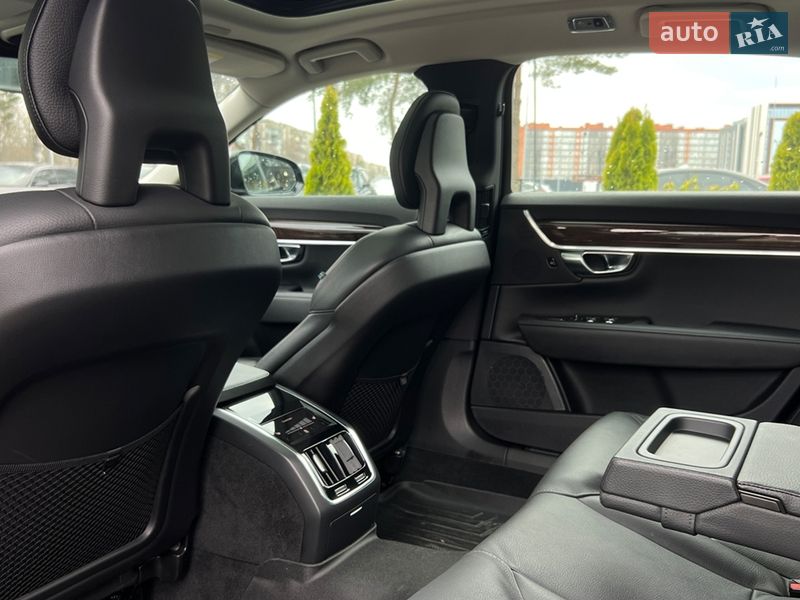 Седан Volvo S90 2017 в Львове