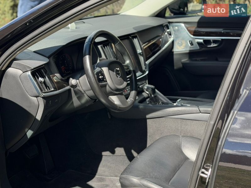 Седан Volvo S90 2016 в Івано-Франківську