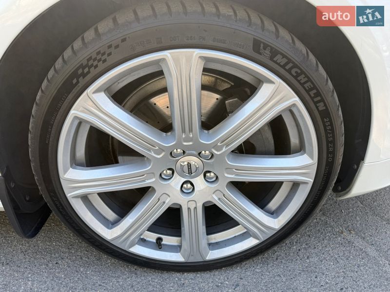 Седан Volvo S90 2016 в Дніпрі