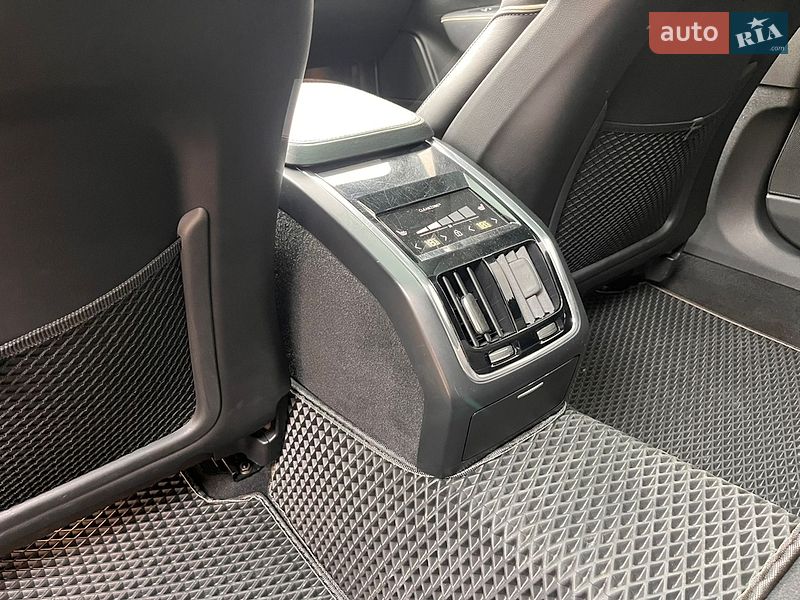 Седан Volvo S90 2020 в Ивано-Франковске