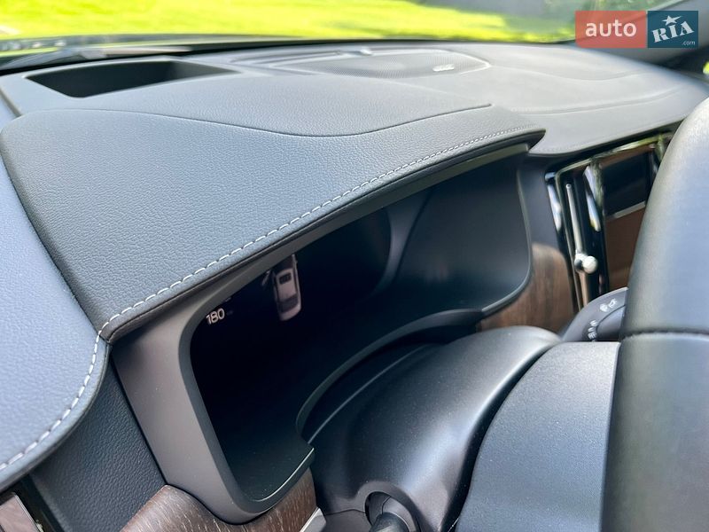 Седан Volvo S90 2022 в Киеве