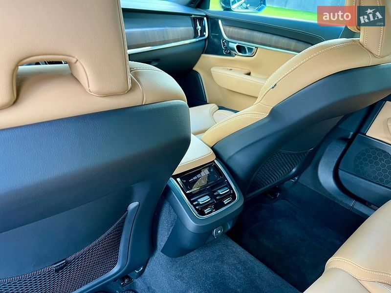Седан Volvo S90 2022 в Киеве