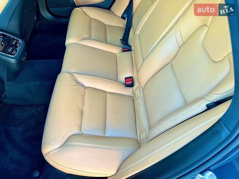 Седан Volvo S90 2022 в Киеве
