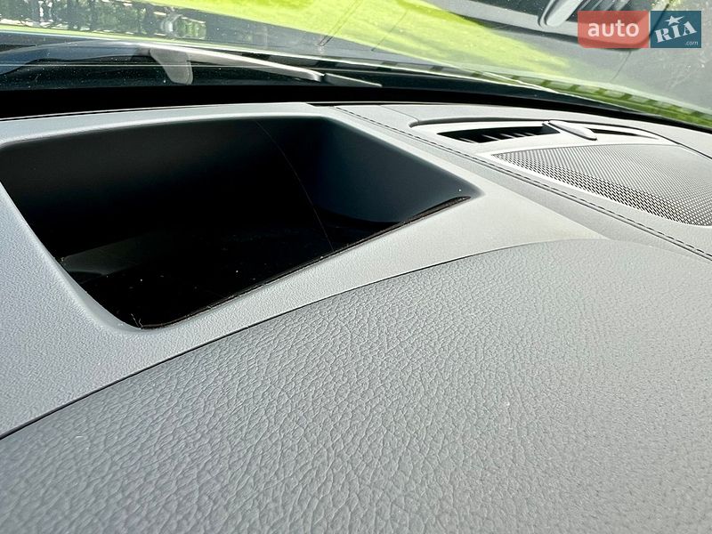Седан Volvo S90 2022 в Киеве