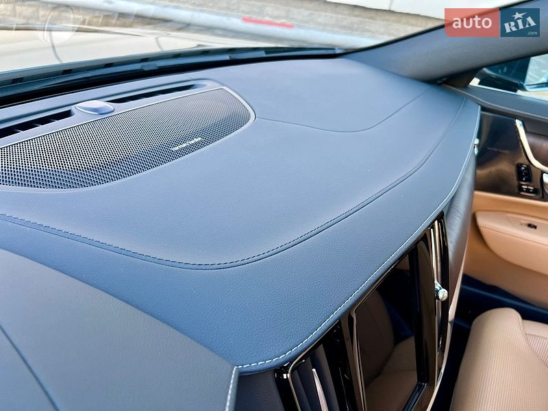 Седан Volvo S90 2022 в Киеве
