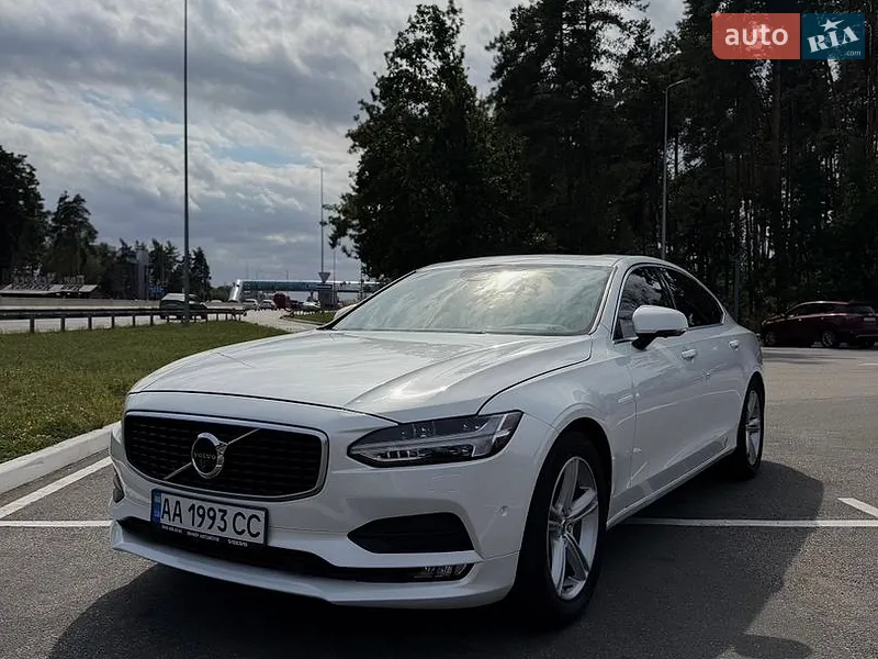 Volvo S90
