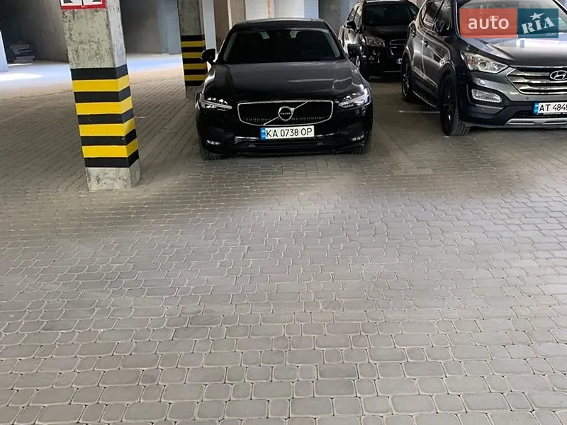 Volvo S90