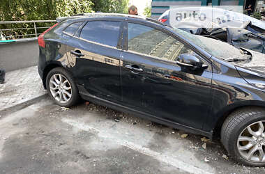 Хэтчбек Volvo V40 Cross Country 2016 в 