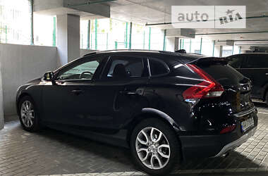 Хэтчбек Volvo V40 Cross Country 2016 в 