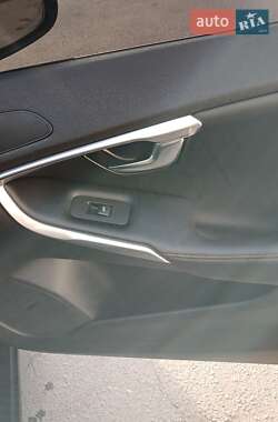 Хэтчбек Volvo V40 Cross Country 2018 в 