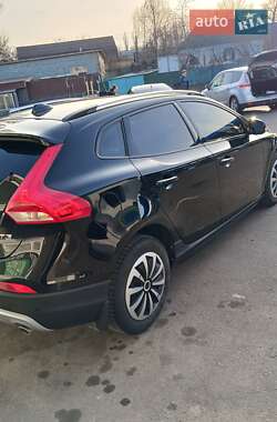 Хэтчбек Volvo V40 Cross Country 2018 в 