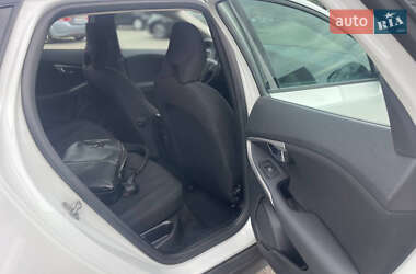 Хэтчбек Volvo V40 Cross Country 2015 в 