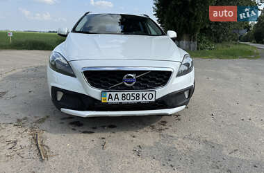 Хетчбек Volvo V40 Cross Country 2016 в 