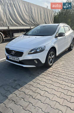 Хетчбек Volvo V40 Cross Country 2015 в Житомирі
