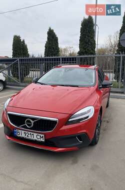 Хэтчбек Volvo V40 Cross Country 2017 в 