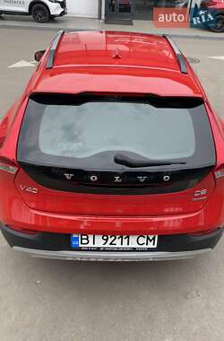 Хэтчбек Volvo V40 Cross Country 2017 в 