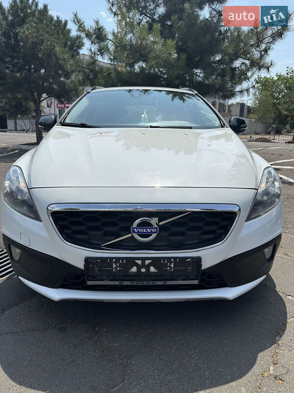 Volvo V40 Cross Country 2013