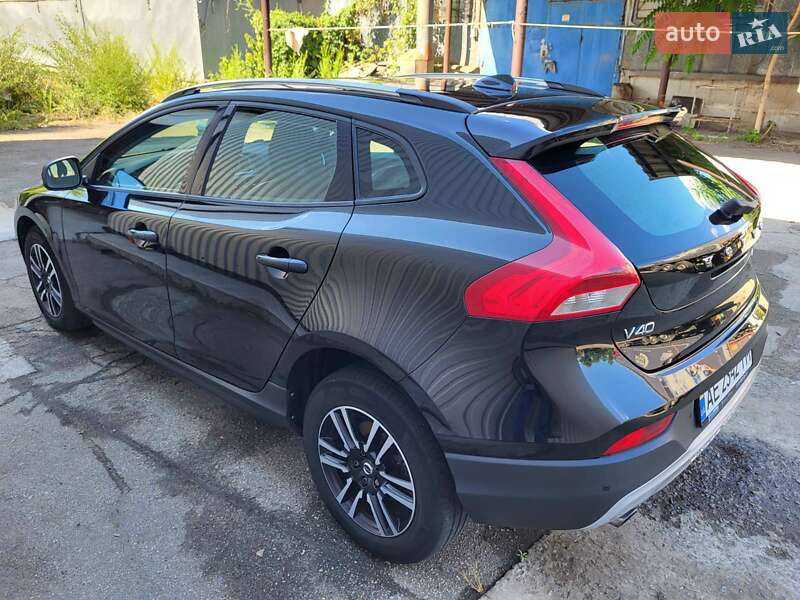 Хэтчбек Volvo V40 Cross Country 2017 в Днепре