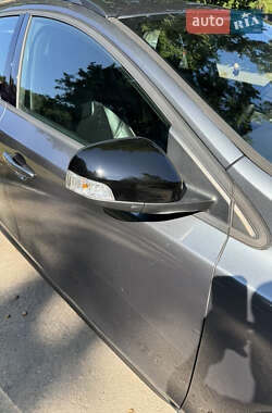 Хэтчбек Volvo V40 Cross Country 2014 в 