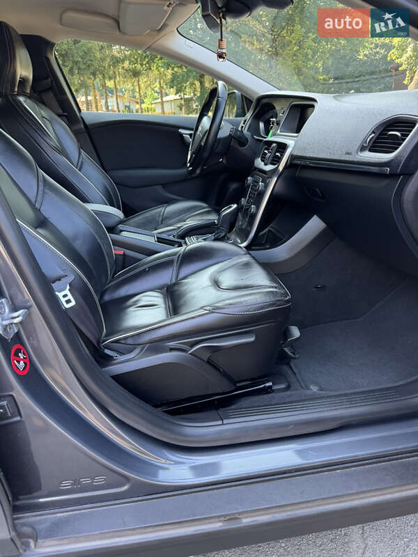 Хетчбек Volvo V40 Cross Country 2014 в Луцьку фото 26 Хетчбек Volvo V40 Cross Country 2014 в Луцьку