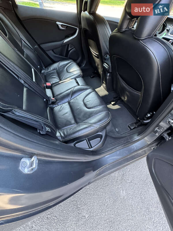 Хетчбек Volvo V40 Cross Country 2014 в Луцьку фото 28 Хетчбек Volvo V40 Cross Country 2014 в Луцьку