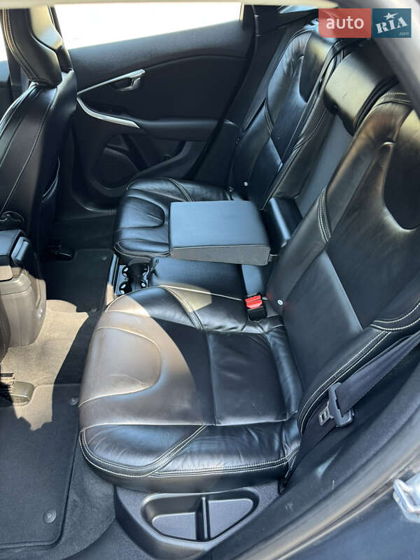 Хетчбек Volvo V40 Cross Country 2014 в Луцьку фото 33 Хетчбек Volvo V40 Cross Country 2014 в Луцьку