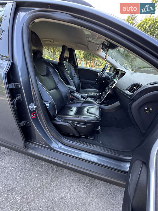 Хетчбек Volvo V40 Cross Country 2014 в Луцьку фото 45 Хетчбек Volvo V40 Cross Country 2014 в Луцьку