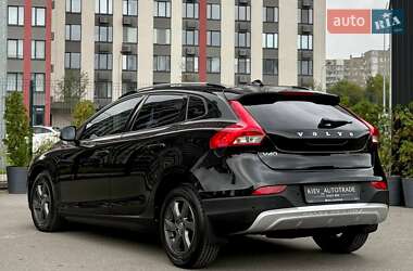 Хэтчбек Volvo V40 Cross Country 2014 в 