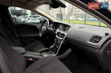Хэтчбек Volvo V40 Cross Country 2014 в 
