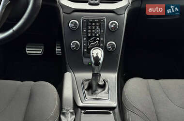 Хэтчбек Volvo V40 Cross Country 2014 в 