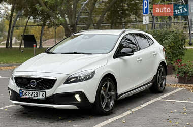 Хэтчбек Volvo V40 Cross Country 2012 в 
