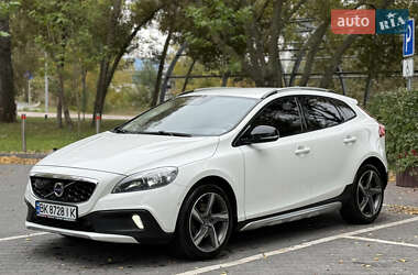 Хэтчбек Volvo V40 Cross Country 2012 в 