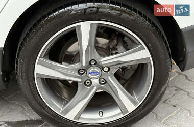 Хэтчбек Volvo V40 Cross Country 2012 в 