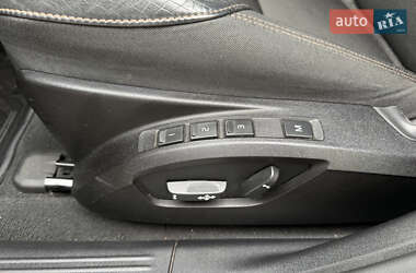 Хэтчбек Volvo V40 Cross Country 2012 в 