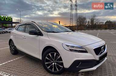 Хэтчбек Volvo V40 Cross Country 2019 в Киеве