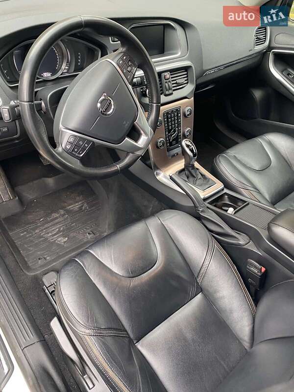 Хетчбек Volvo V40 Cross Country 2019 в Києві фото 7 Хетчбек Volvo V40 Cross Country 2019 в Києві