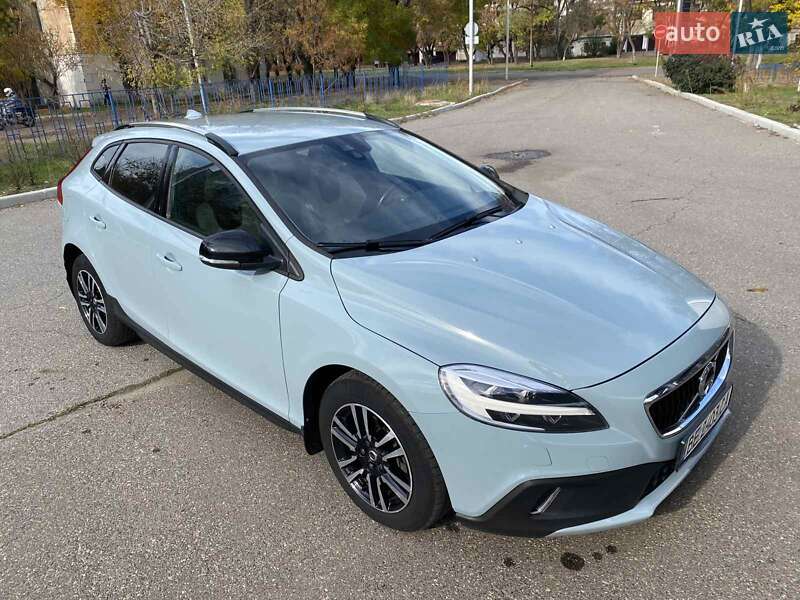 Хэтчбек Volvo V40 Cross Country 2017 в Николаеве фото 10 Хэтчбек Volvo V40 Cross Country 2017 в Николаеве